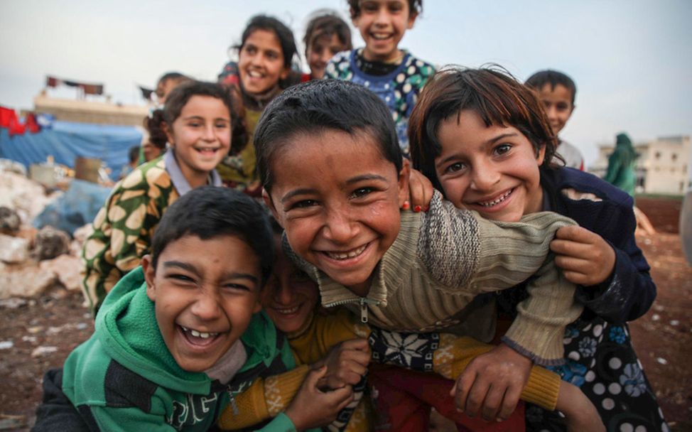 Syrien: Kinder aus einem Flüchtlingslager in Aleppo. 