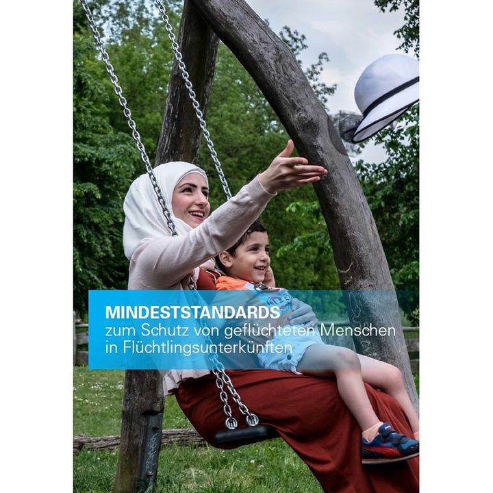Mindeststandards zum Schutz von Kindern, Jugendlichen und Frauen in Flüchtlingsunterkünften 2021