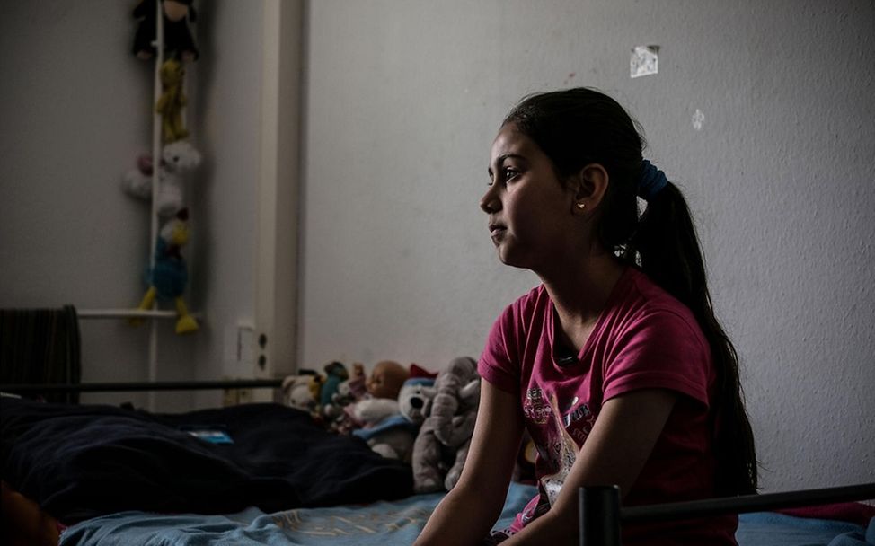 Syrien: Narin, 10 aus Syrien lebt in einer Flüchtlingsunterkunft.