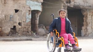 Aleppo: Die achtjährige Hanaa ist seit einer Bombenexplosion gelähmt. 
