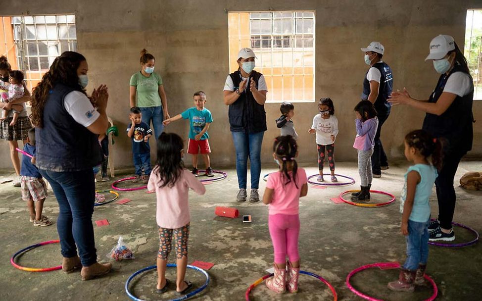 Naturkatastrophen spenden: Kinder in Guatemala spielen in einem UNICEF-Kinderzentrum.