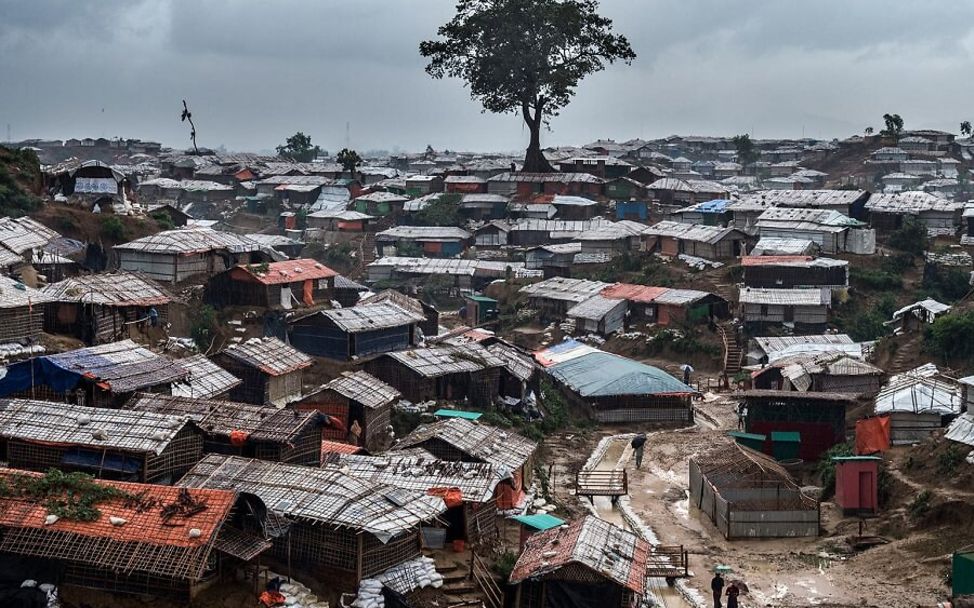 Im Flüchtlingslager Kutupalong reichen die Hütten bis zum Horizont.