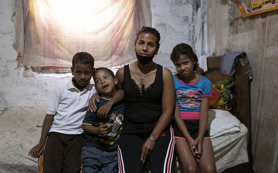 Venezuela: Yoli und ihre drei Kinder haben nicht genug Geld für Lebensmittel