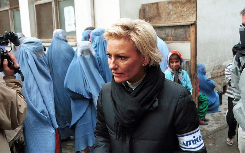 UNICEF-Botschafterin Sabine Christiansen während einer Projektreise nach Afghanistan. 