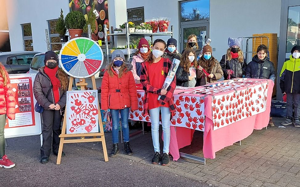 Red Hand Day Aktion im EKZ in Sulzbach