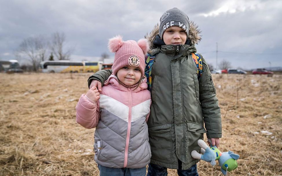 Ukraine Flüchtlinge Kinder: Geflüchtete Kinder und Jugendliche brauchen Schutz und Unterstützung, um in Sicherheit zu leben.