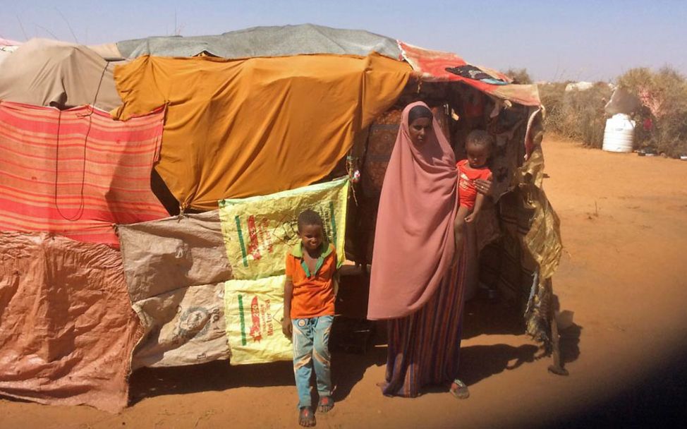 Dürre in Somalia: Eine Mutter ist mit ihren Kindern geflüchtet