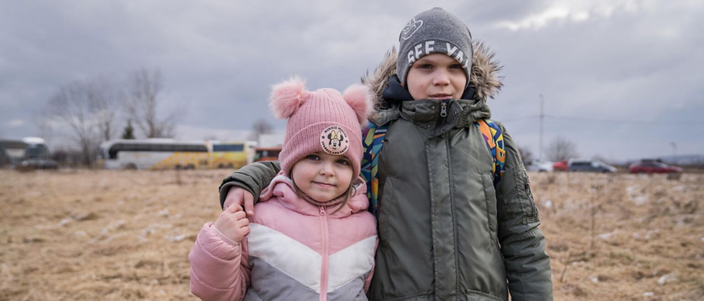 Kinder aus der Ukraine auf der Flucht in Rumänien.