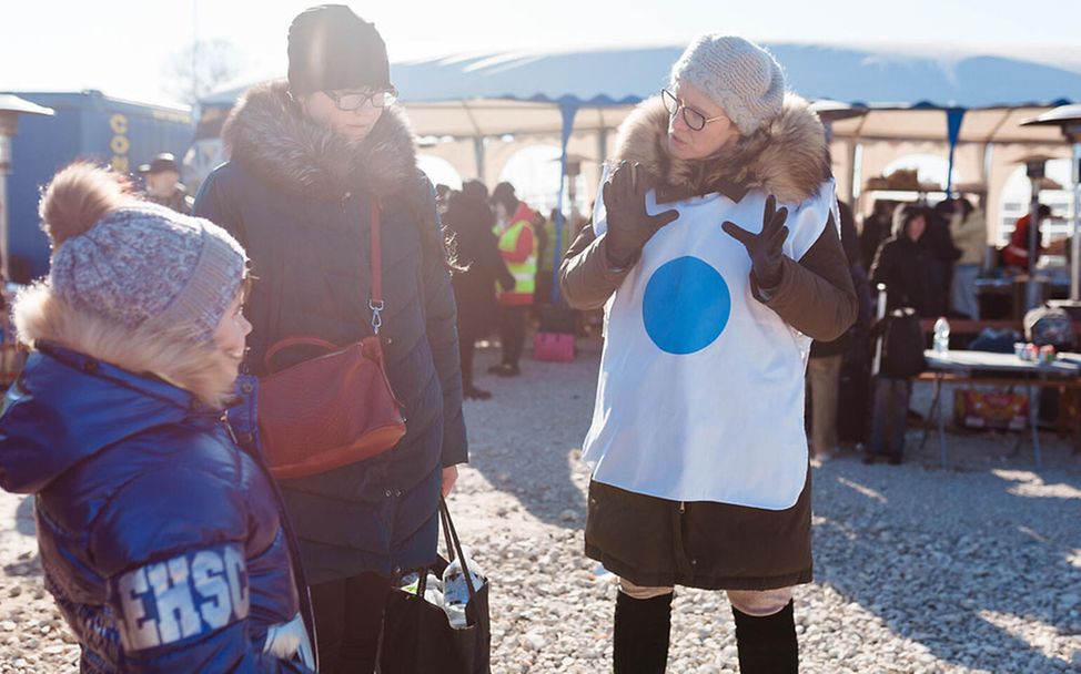 Krieg in der Ukraine: Geflüchtete kommen im Blue Dot von UNICEF in Moldau an