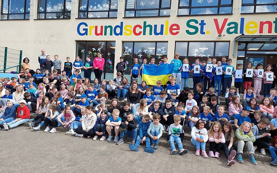 Schülerinnen und Schüler der GS Düppenweiler