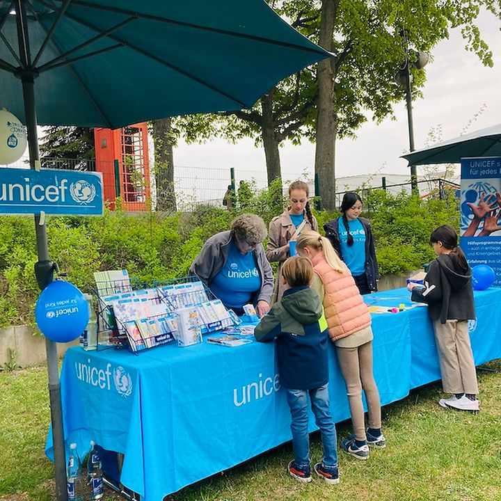 Unser Stand beim ICB-Fest am 1. Mai © UNICEF Berlin