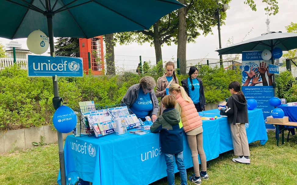 Unser Stand beim ICB-Fest am 1. Mai © UNICEF Berlin