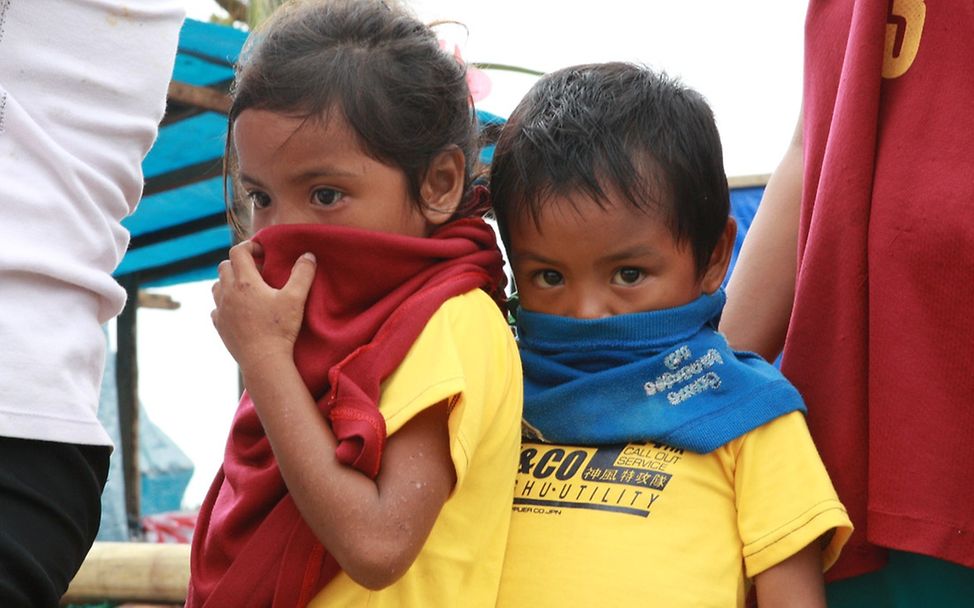 Die Lage der Kinder auf den Philippinen ist weiterhin kritisch. © UNICEF/Maitem