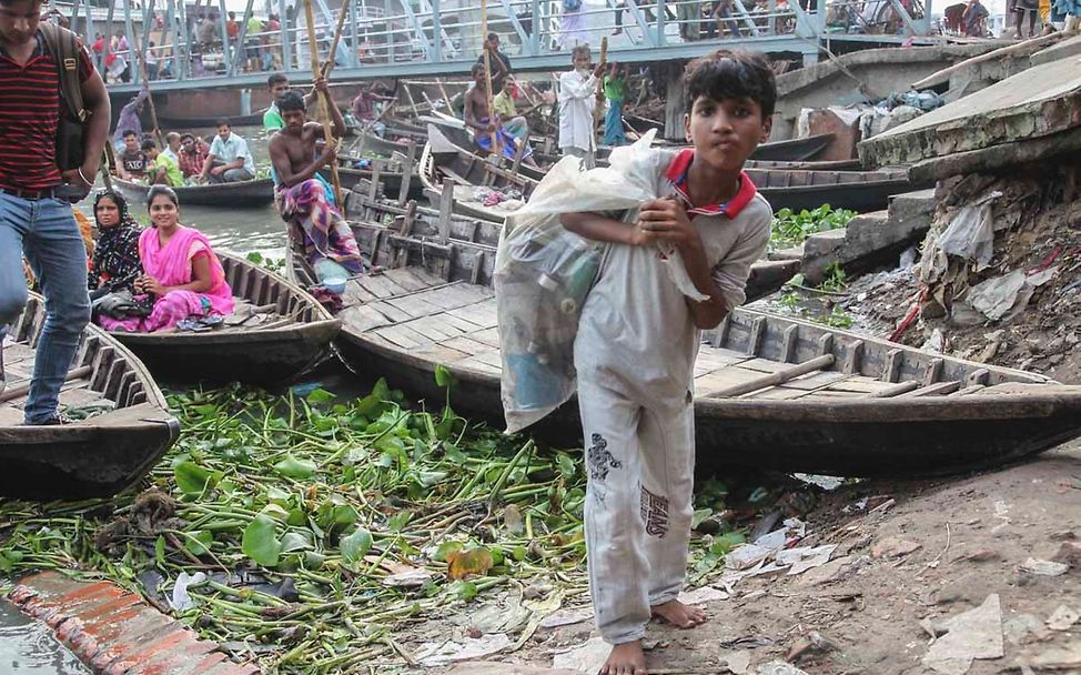 Bangladesch: Straßenkinder arbeiten