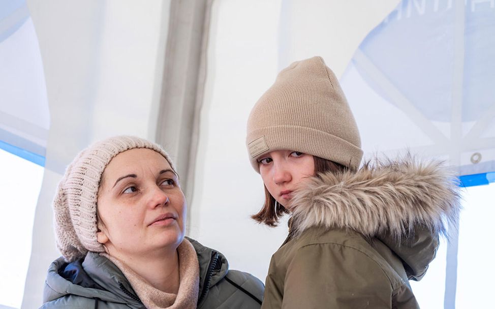 Ukraine-Krieg 100 Tage: Leona und ihre Mutter sind aus Kiew nach Rumänien geflüchtet. 