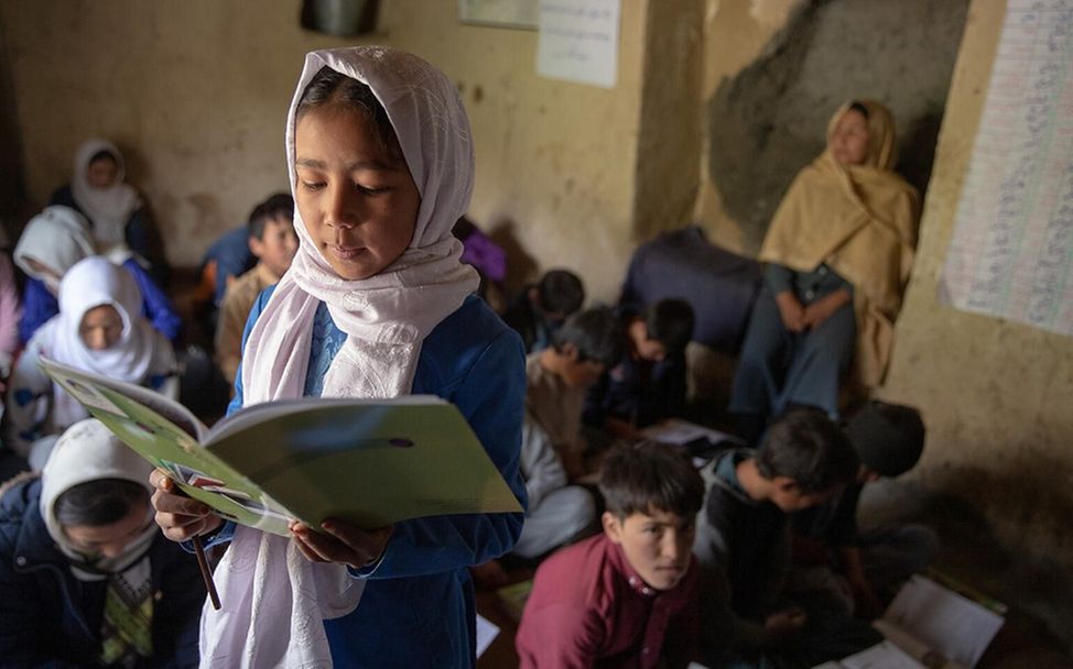 Fakten über Mädchen: Mädchen in einer Gemeindeschule in Afghanistan 