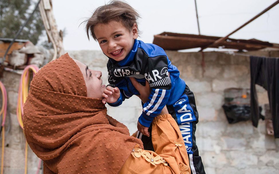 Syrienkrieg: Abir (22) mit ihrem Sohn Ishak (1).