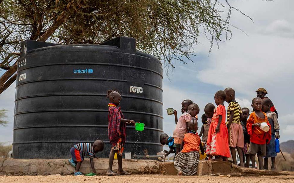 Kenia Hunger: Ein von UNICEF installiertes solarbetriebenes Wassersystem an einer Schule in Kenia. 