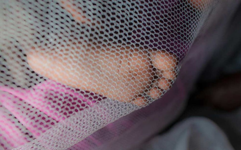 Malaria: Moskitonetze sind eine wirkungsvolle Malariaprophylaxe und schützen vor dem tödlichen Parasiten
