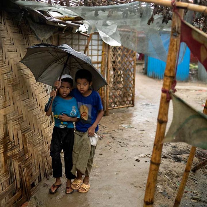 Rohingya Bangladesch: Wirbelstürme und Regenzeit bringen Kinder in Gefahr 