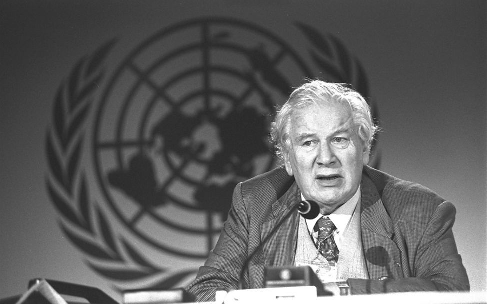 70 Jahre UNICEF Deutschland: Peter Ustinov spricht auf  dem UN-Gipfel in Kopenhagen