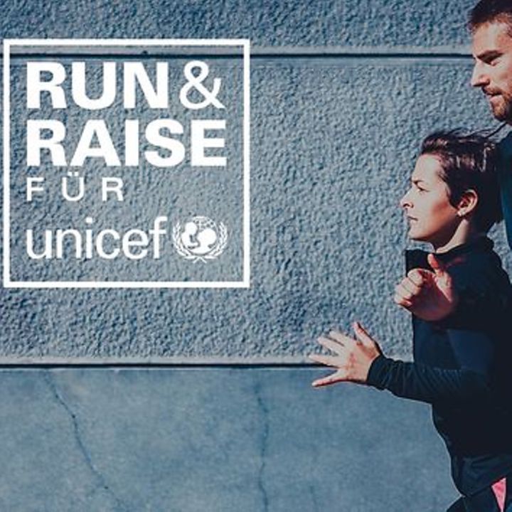 Zwei Läufer, die für UNICEF laufen und damit Spenden sammeln