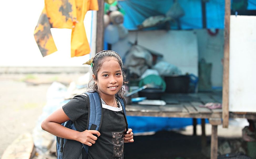 Rhonalyn ist froh wieder in die Schule zu gehen. © UNICEF/NYHQ2014-0032/Joey Reyna