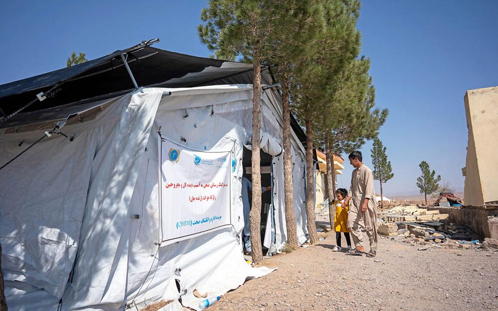 Erdbeben in Afghanistan: Ein UNICEF-Zelt dient als Krankenstation