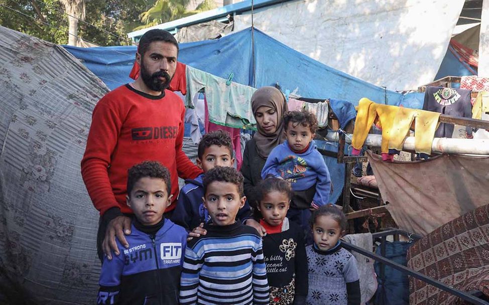 Kinder in Gaza: Eine Familie lebt nach der Flucht in Zelten