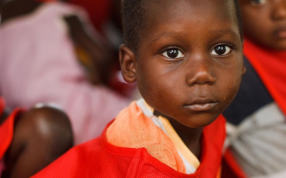 Junge in Lagoule.  © UNICEF/Asseli