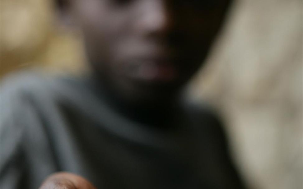Junge in Haiti mit antiretroviralen Medikamenten. ©UNICEF/Noorani