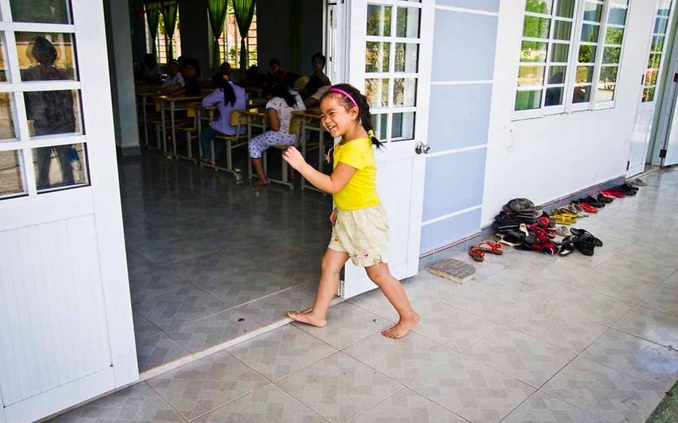 Seit einem Jahr geht Uyen zur Schule | © UNICEF Vietnam/Dominic Blewett