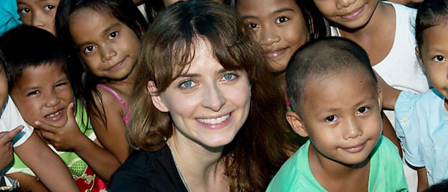 Reisetagebuch Philippinen: Eva Padberg mit Kindern