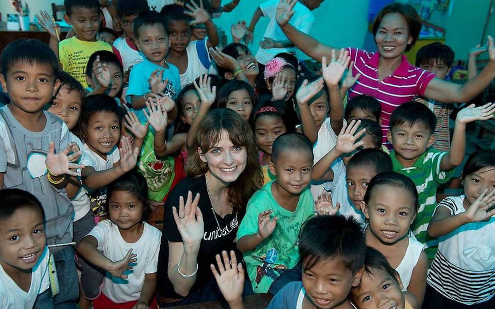 Reisetagebuch Philippinen: Eva Padberg mit Kindern