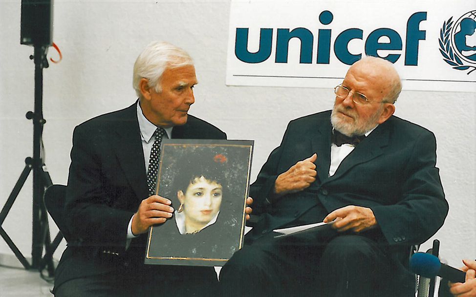 Gustav Rau mit UNICEF-Botschafter Joachim Fuchsberger. 