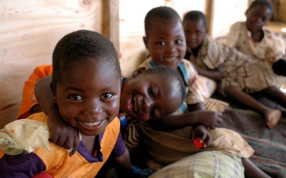 Malawi: UNICEF unterstützt von HIV/Aids betroffene Kinder | © UNICEF/NYHQ2005-1407/Christine Nesbitt