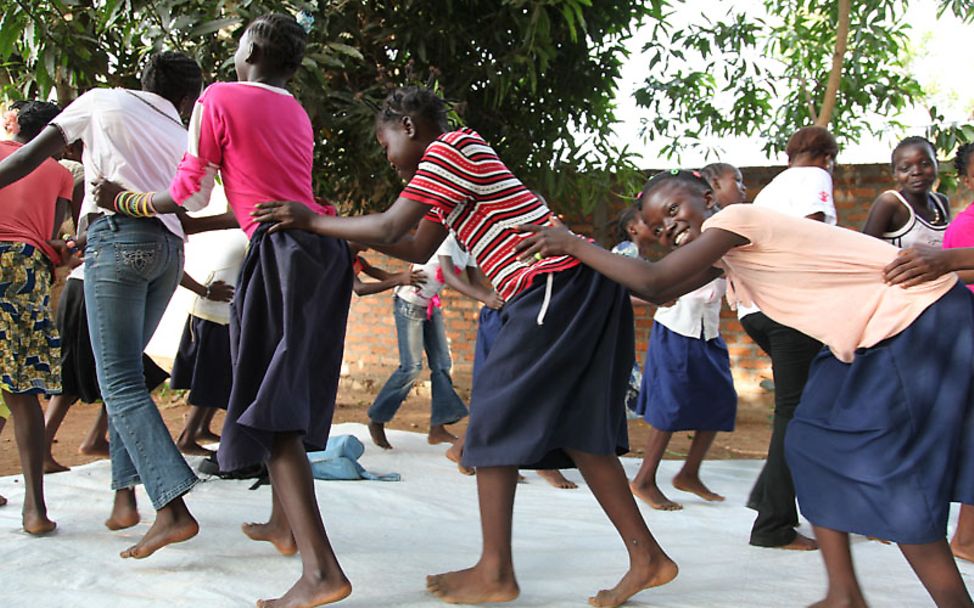 UNICEF kinderfreundlicher Ort: Kettentanz und Singen