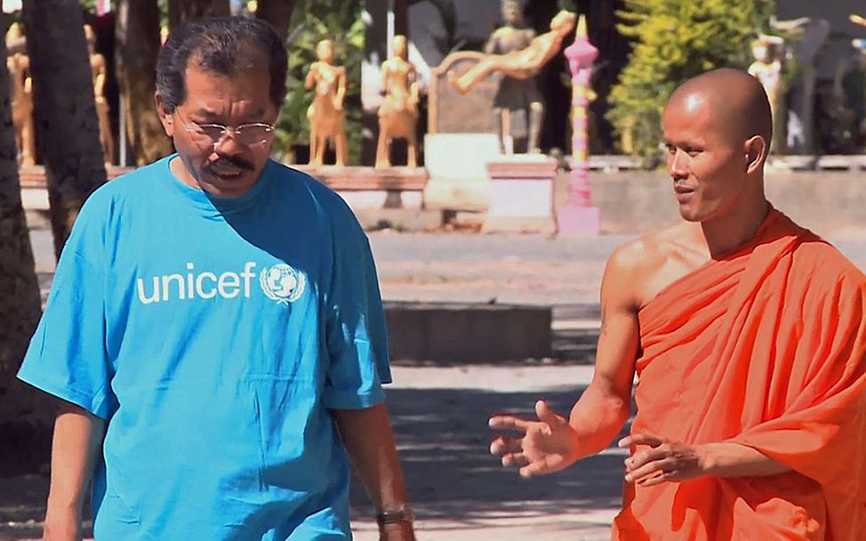 Kambodscha Kinderschutz: Die Mönche werden zu HIV/Aids geschult.