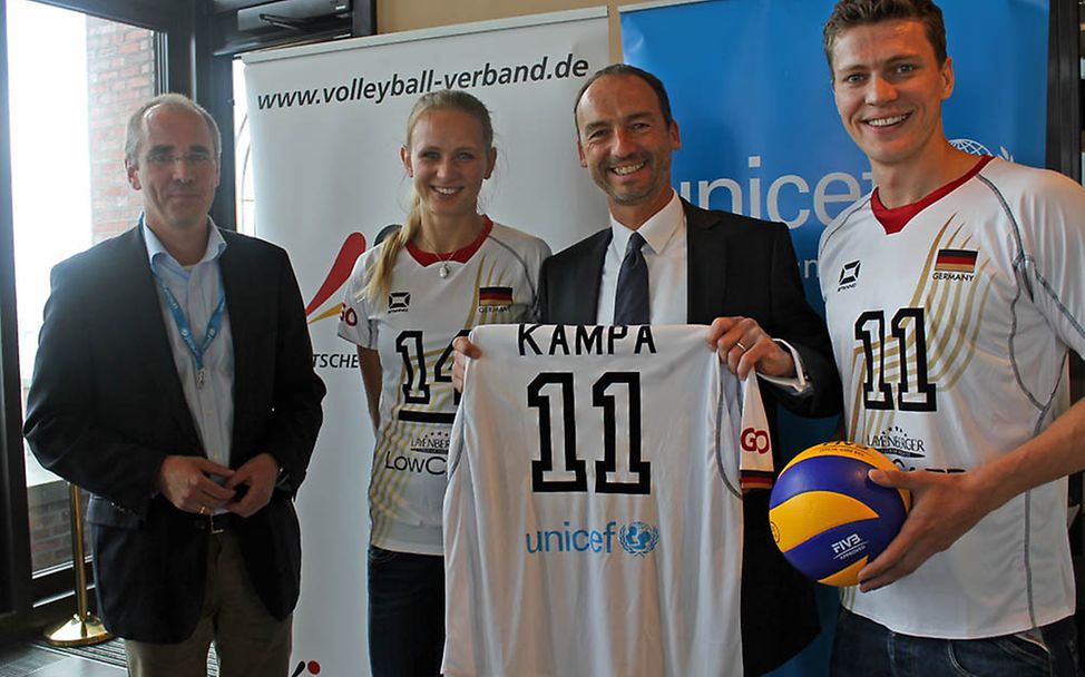 Deutsche Volleyballnationalspieler mit UNICEF