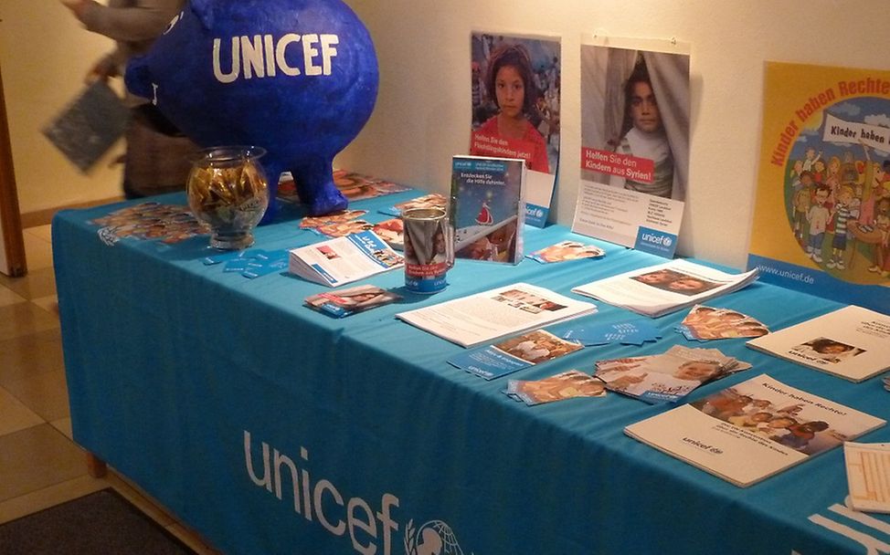 UNICEF-Infostand © UNICEF-AG Landshut/Karin Erbe