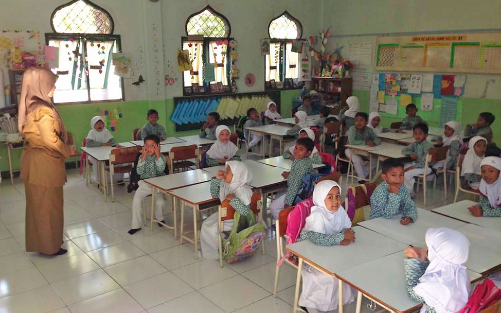 Indonesien: Schule  10 Jahre nach Tsunami