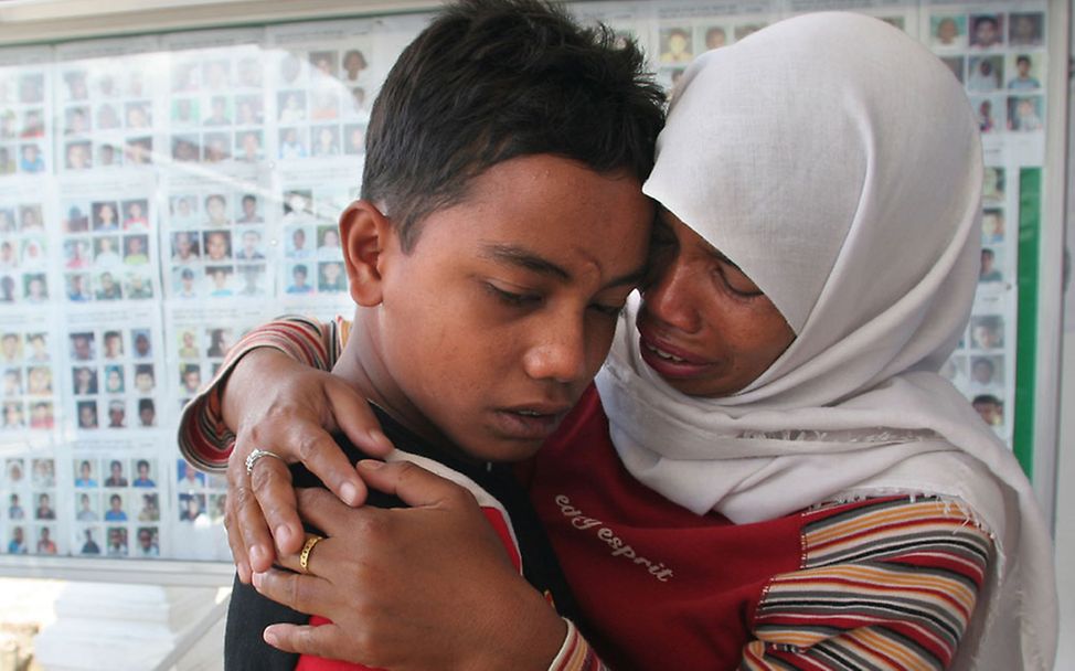 Indonesien: UNICEF hat Mutter und Sohn wieder zusammengeführt.