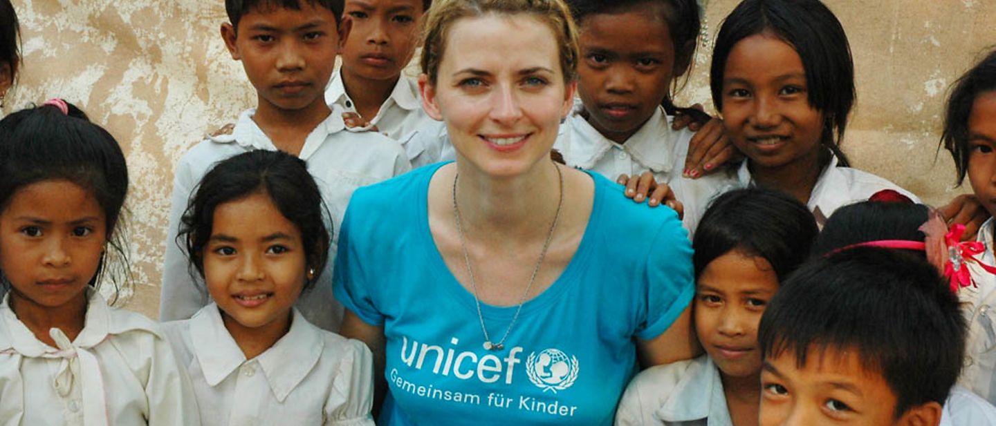 Eva Padberg: Besuch von UNICEF-Projekten in Kambodscha