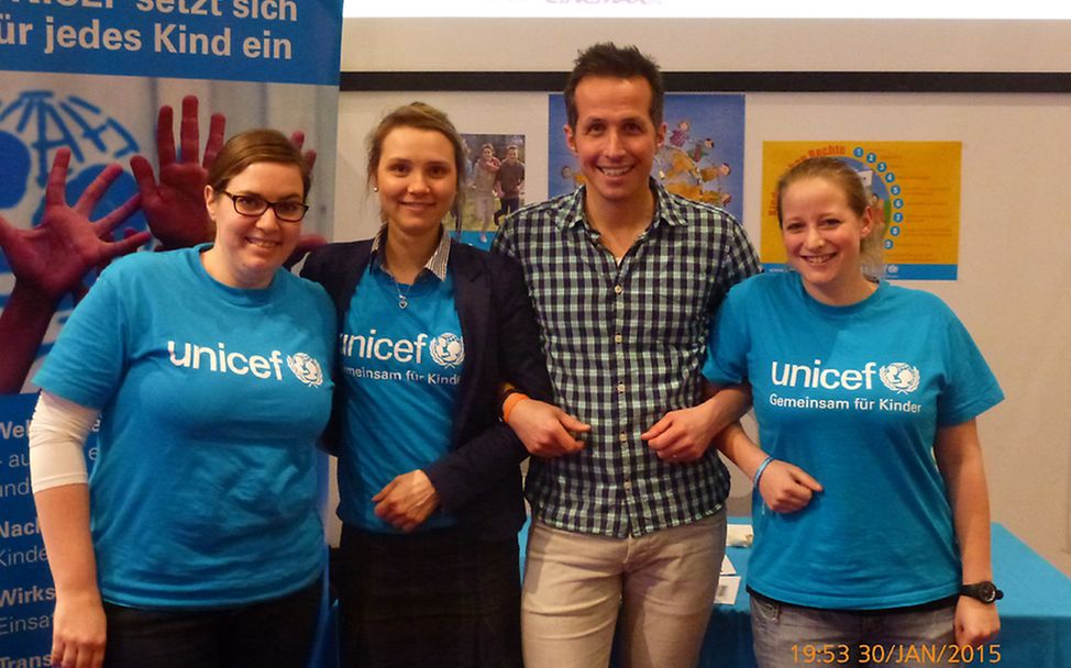 Willi Weitzel trifft ehrenamtliche Mitarbeiter von UNICEF in Bremen