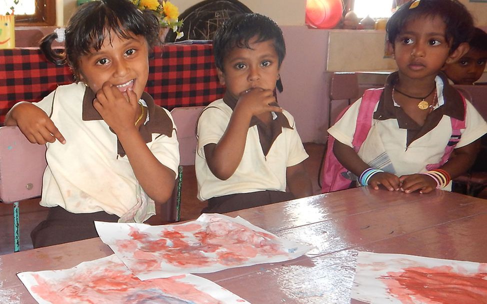 Sri Lanka: Schüler der Vorschulklasse der Thispanekanda Grundschule.