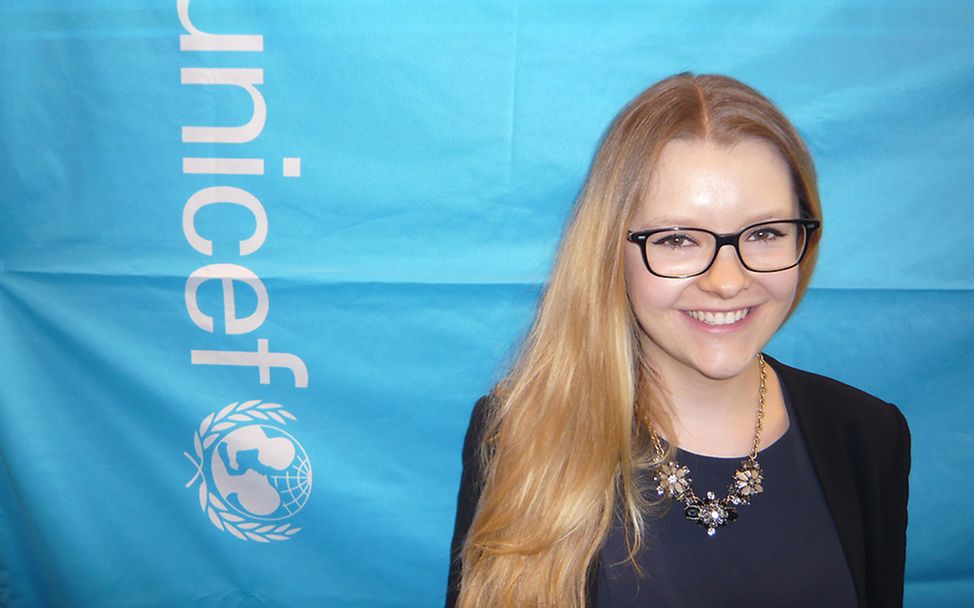 Esther Balke leitet das ehrenamtliche Schulteam der UNICEF-Gruppe Berlin