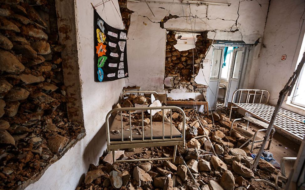 Erdbeben Nepal: Zerstörtes Krankenhauszimmer