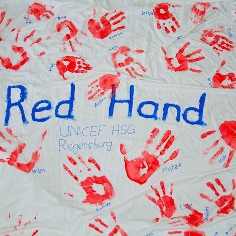 Red Hand Day © UNICEF DT/Matthias Dankemeyer