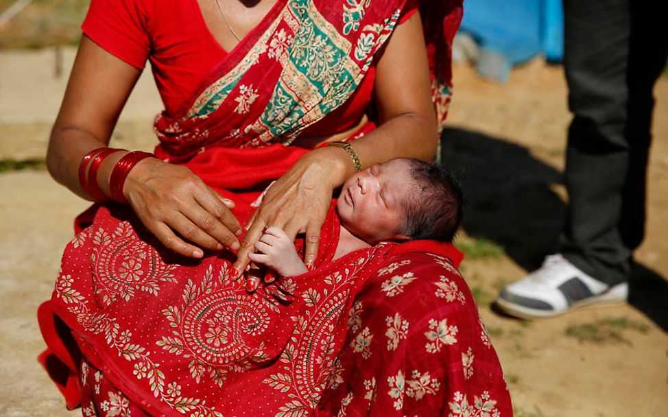 Nepal Erdbeben: Ein sicherer Ort für Mütter und Babys