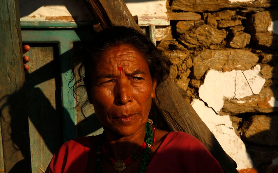 Nepal Erdbeben: Frau Laxmi Lohar in Bhirkot